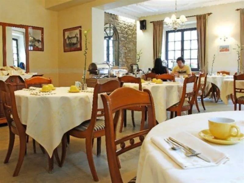 Le Chatelet Luxembourg Hotel
